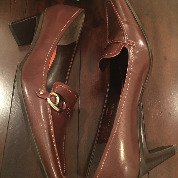 Enzo Angiolini Dark Brown Leather Heels - Picture 4 of 7
